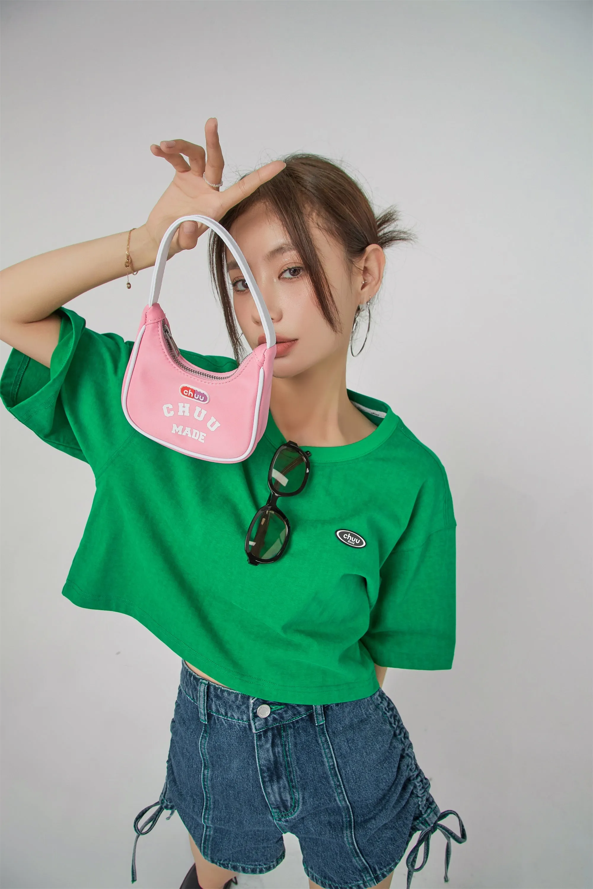 Chuu Logo Overfit Crop T-Shirt